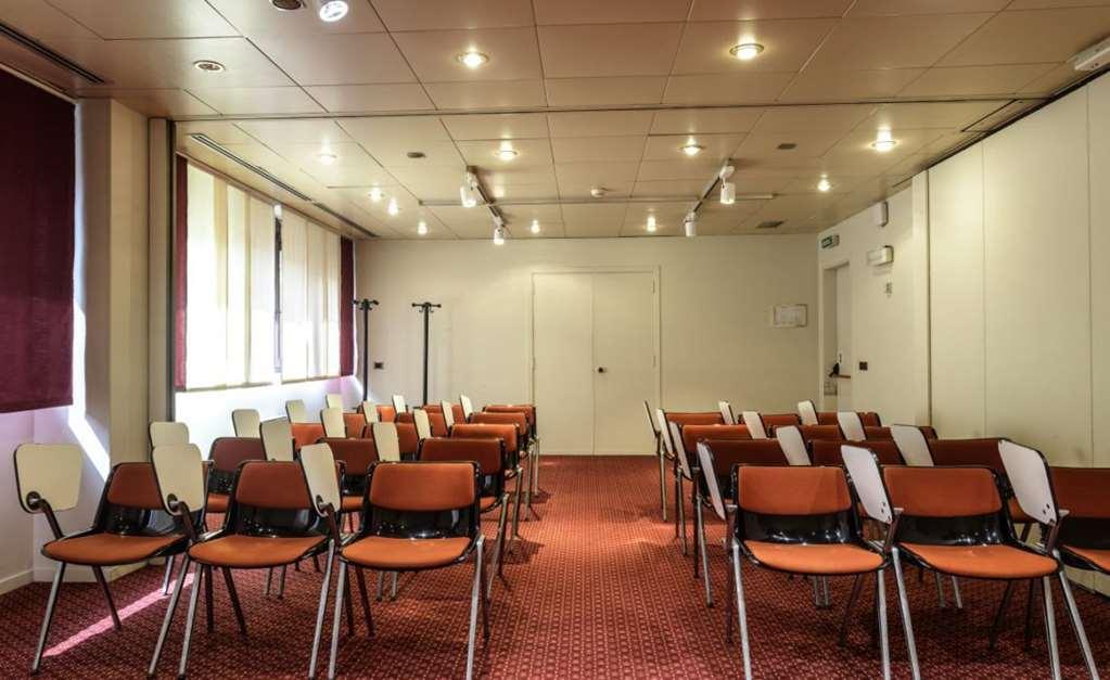 Moevenpick Hotel Bari Kemudahan gambar