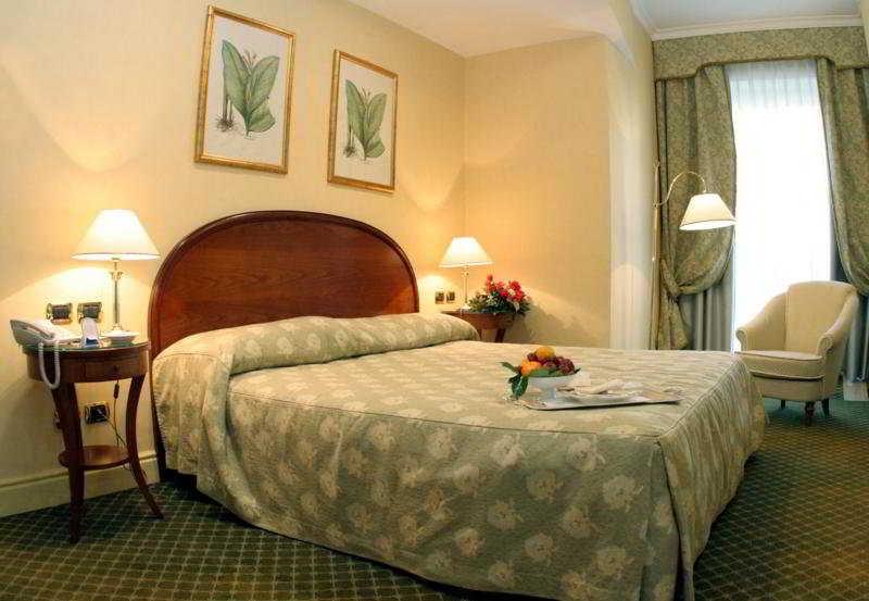 Moevenpick Hotel Bari Luaran gambar