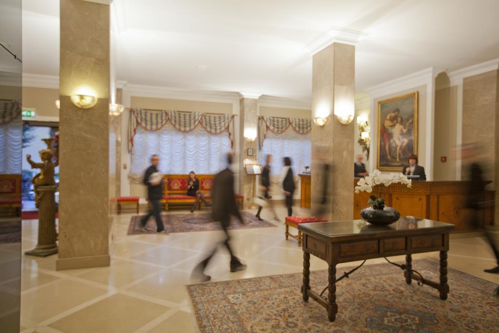 Moevenpick Hotel Bari Luaran gambar