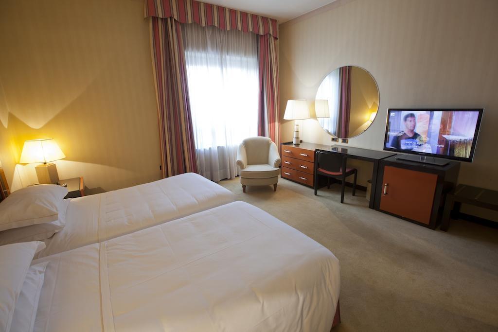 Moevenpick Hotel Bari Luaran gambar
