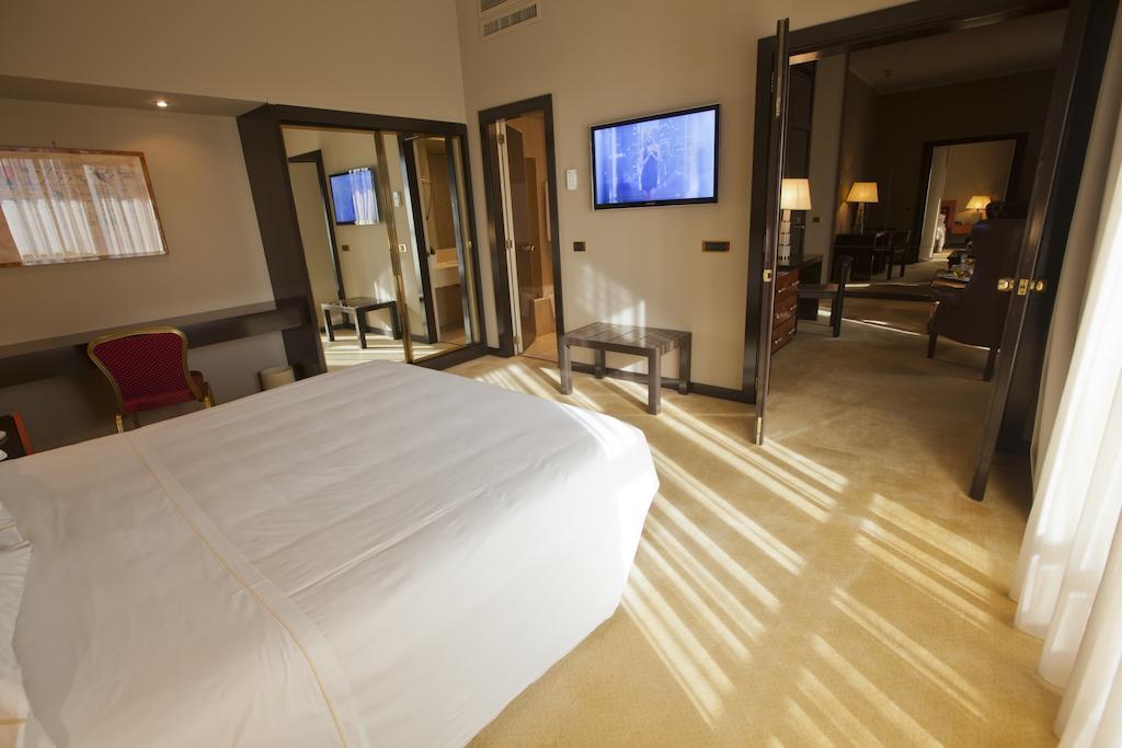 Moevenpick Hotel Bari Luaran gambar